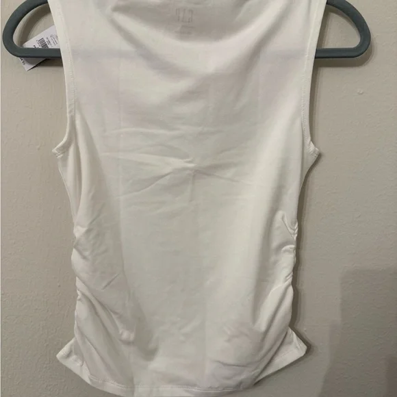 GAP White Sleeveless cropped tan funnel neck - Picture 4 of 5